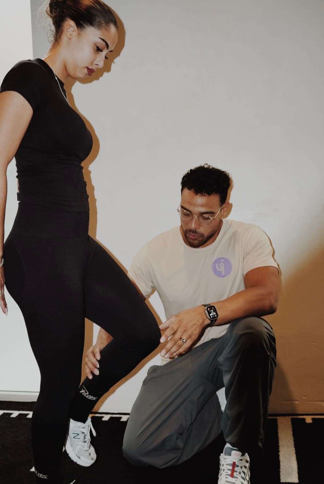Physiotherapist explaining pain to patient